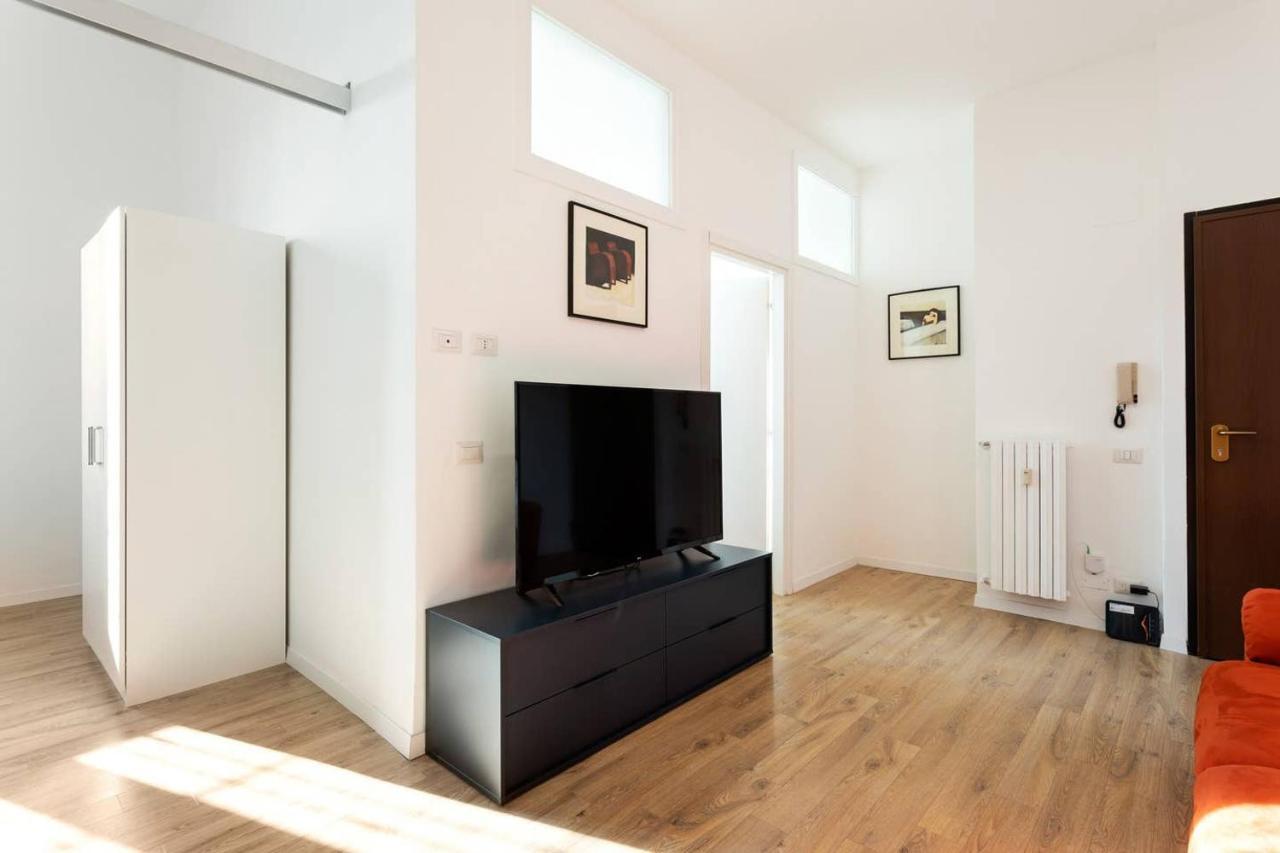 Spacious Flat Close To Fondazione Prada & Metro Milánó Kültér fotó